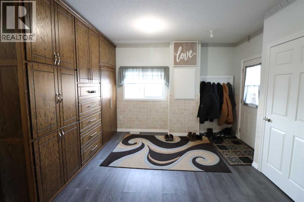 122 Centre St, Enchant, Alberta  T0K 0V0 - Photo 2 - A2276539