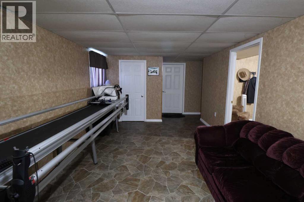 122 Centre St, Enchant, Alberta  T0K 0V0 - Photo 12 - A2276539