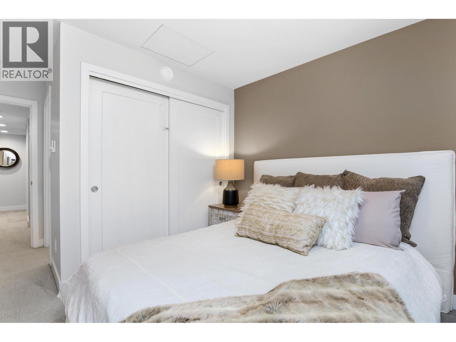 2126 St Johns Street Street, Port Moody, British Columbia  V3H 0J5 - Photo 9 - R3077535