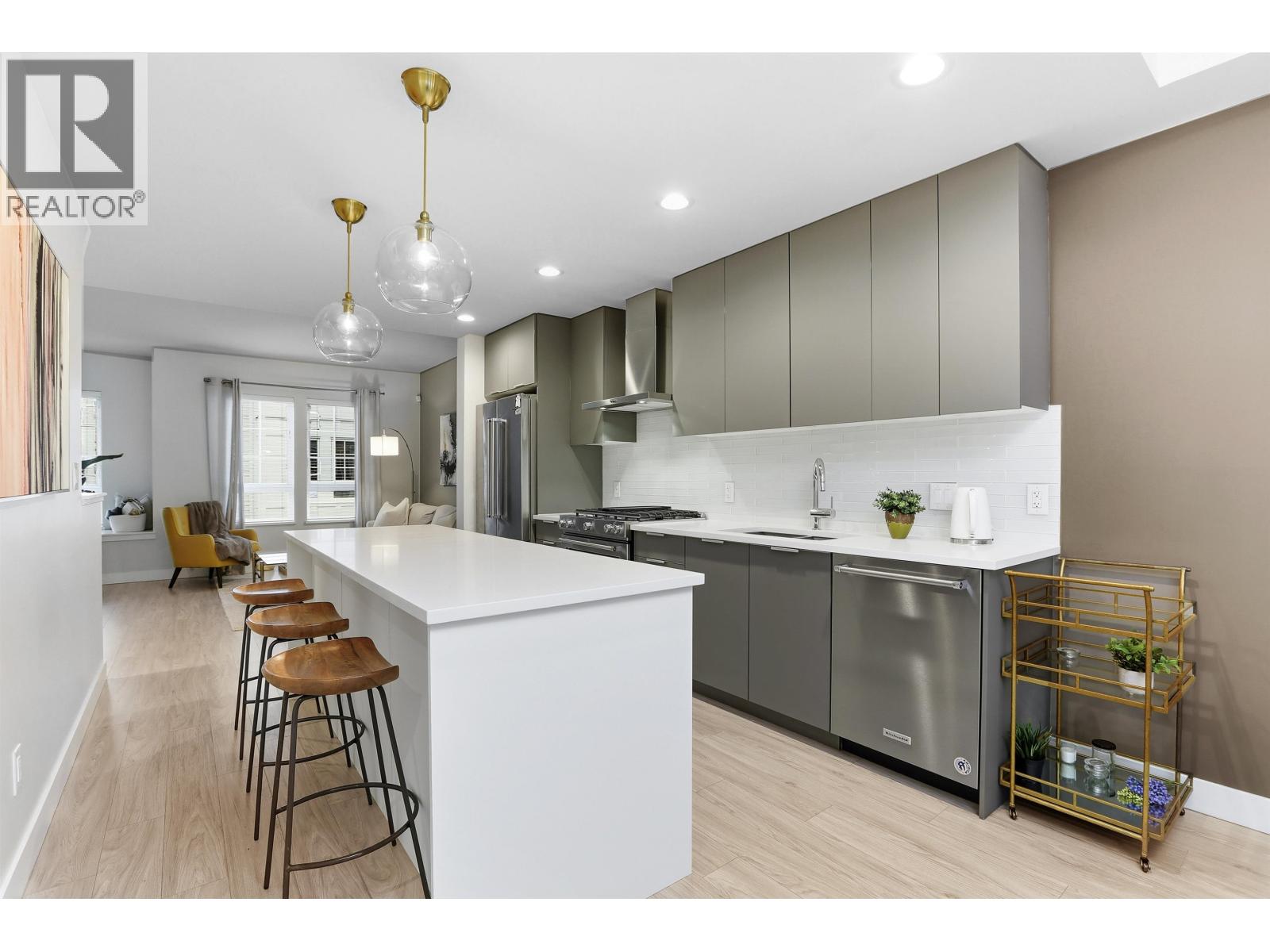 2126 St Johns Street Street, Port Moody, British Columbia  V3H 0J5 - Photo 5 - R3077535