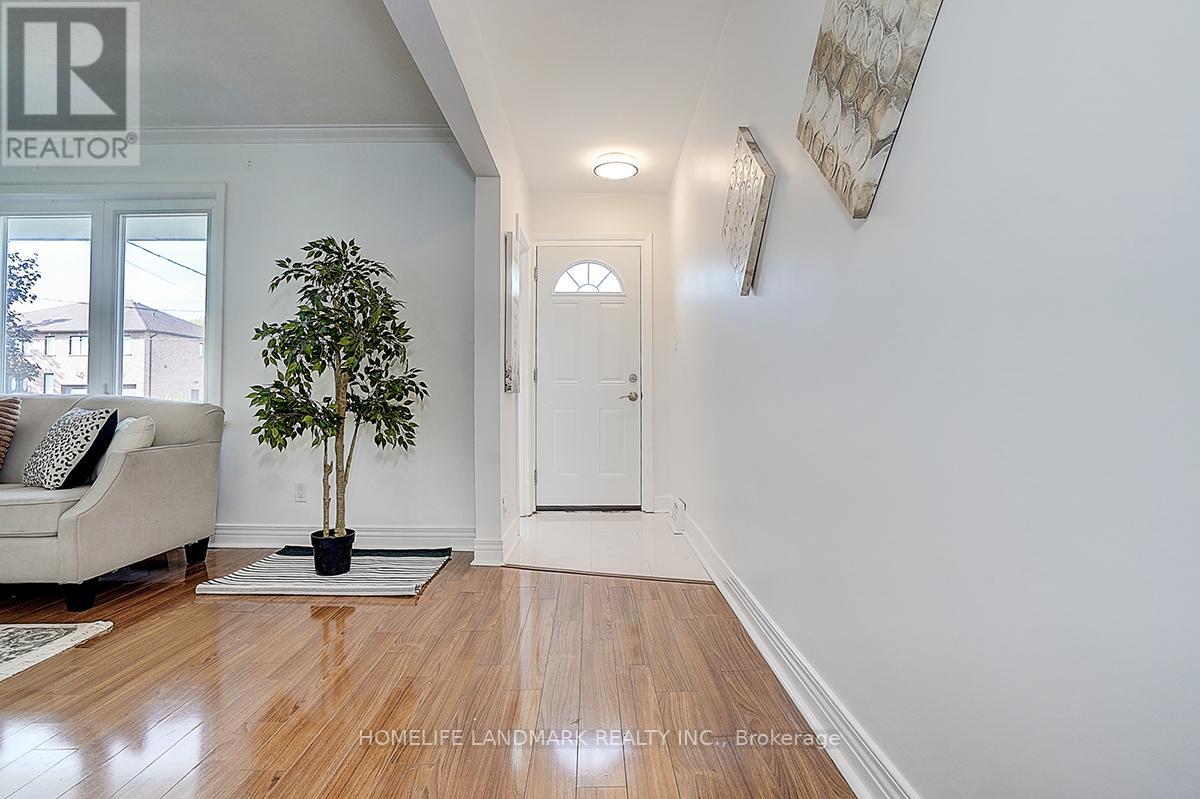 181 Searle Avenue, Toronto, Ontario  M3H 4B5 - Photo 5 - C12678522