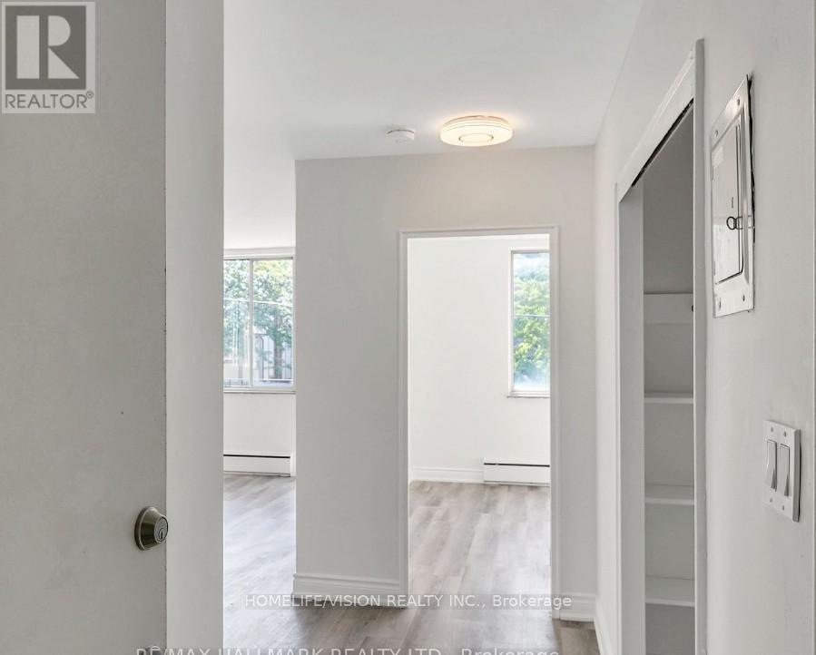 12 - 18 Kenrae Road, Toronto, Ontario  M4G 1Y1 - Photo 1 - C12678528