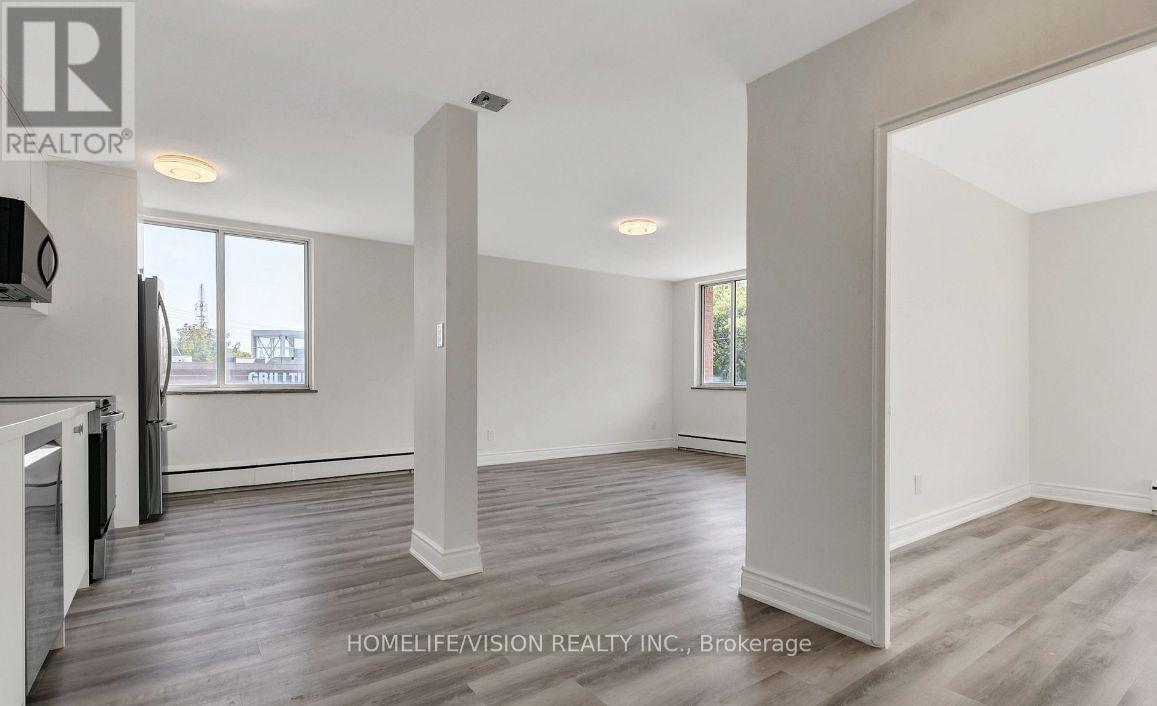 12 - 18 Kenrae Road, Toronto, Ontario  M4G 1Y1 - Photo 2 - C12678528