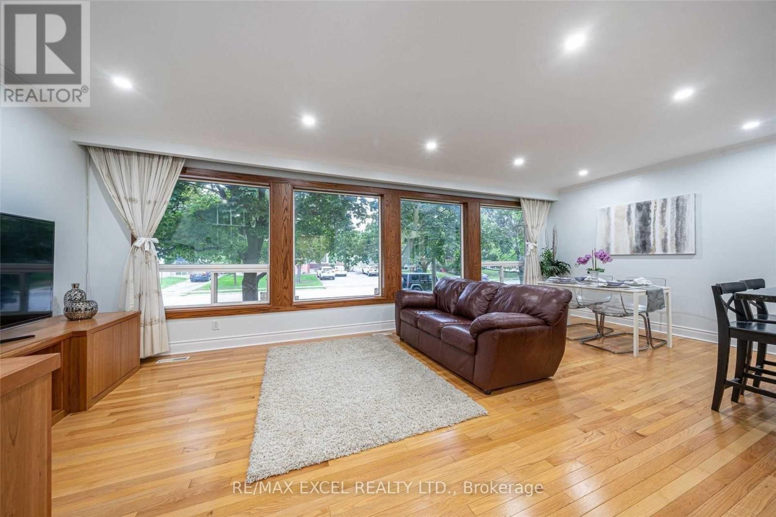 Main - 412 Balkan Road, Richmond Hill, Ontario  L4C 2P3 - Photo 3 - N12678504