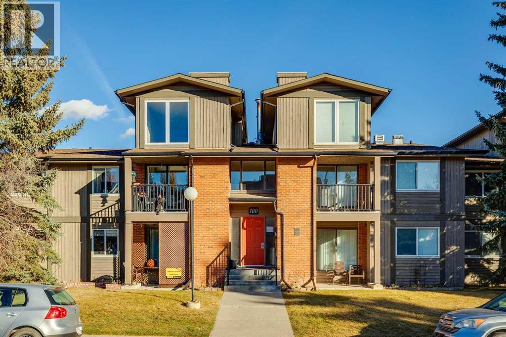 724, 6400 Coach Hill Road SW, Calgary, Alberta