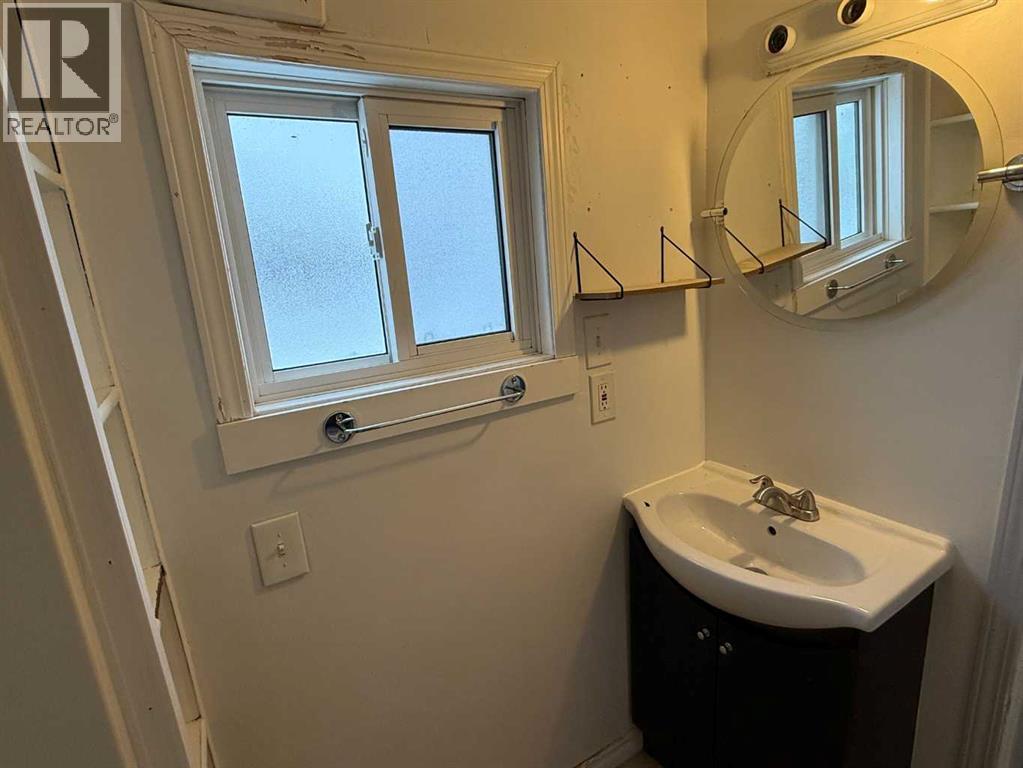 223 2 Street N, Vulcan, Alberta  T0L 2B0 - Photo 10 - A2275505