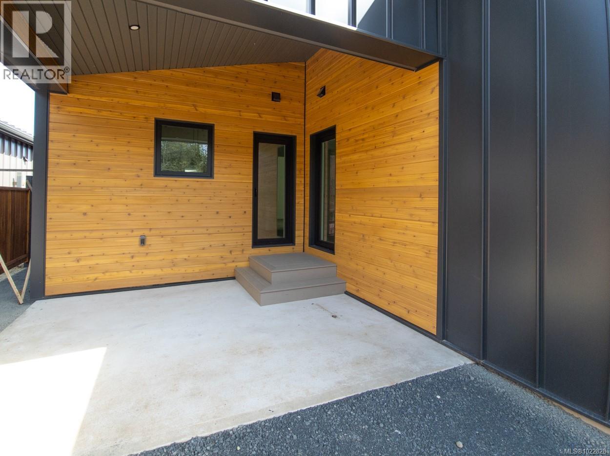 41 3025 Royston Rd, Cumberland, British Columbia  V0R 1S0 - Photo 2 - 1022828