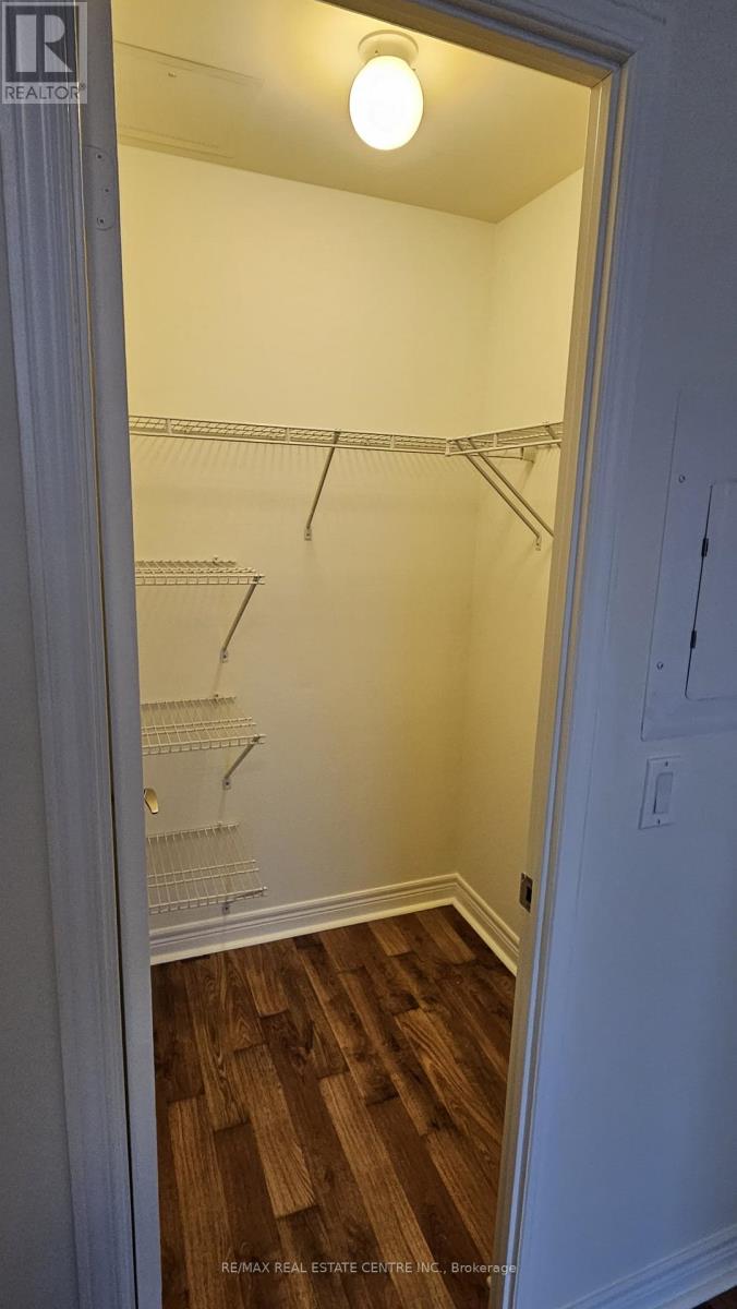 1616 - 339 Rathburn Road W, Mississauga, Ontario  L5B 0K6 - Photo 10 - W12678514