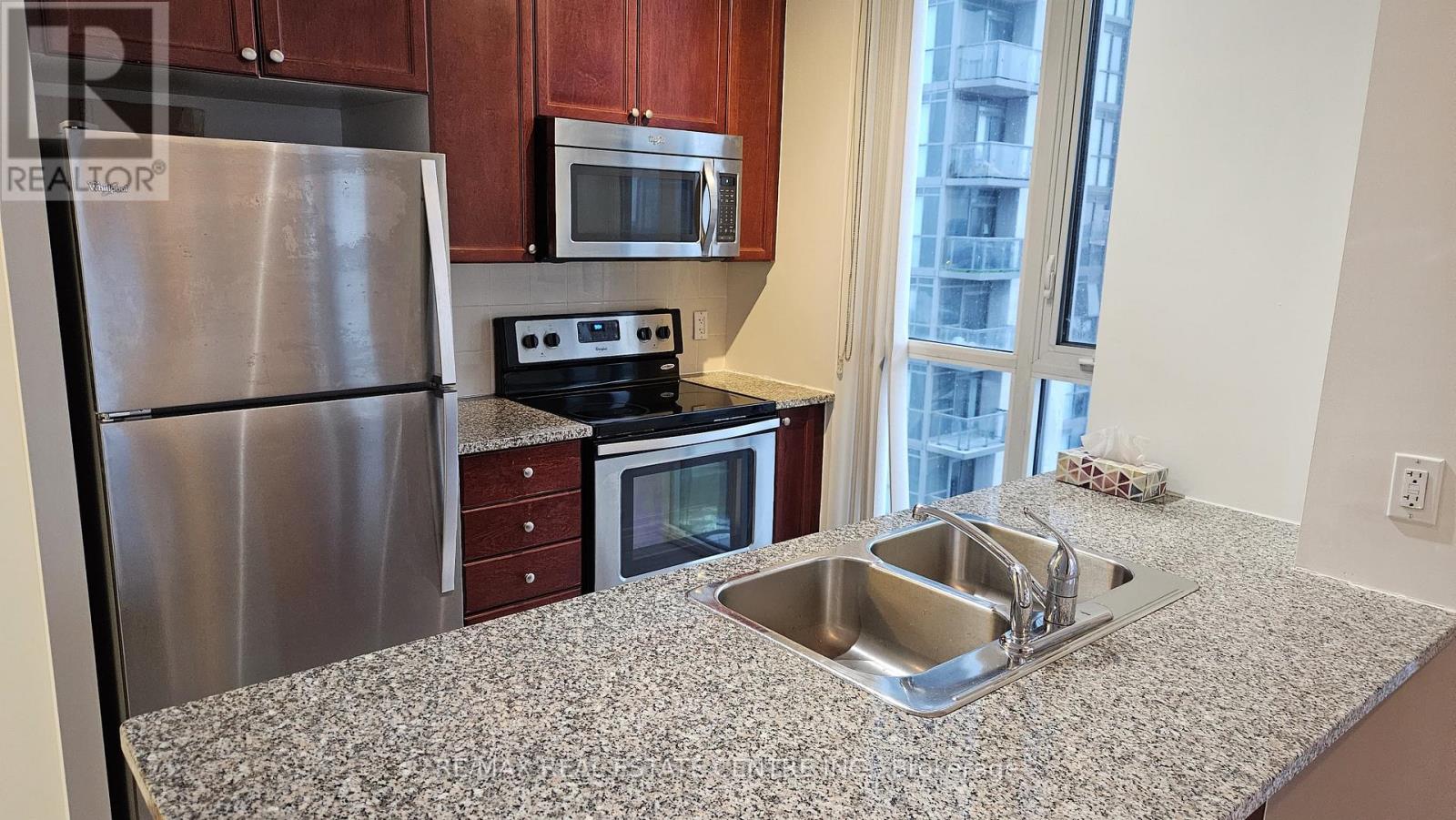 1616 - 339 Rathburn Road W, Mississauga, Ontario  L5B 0K6 - Photo 13 - W12678514