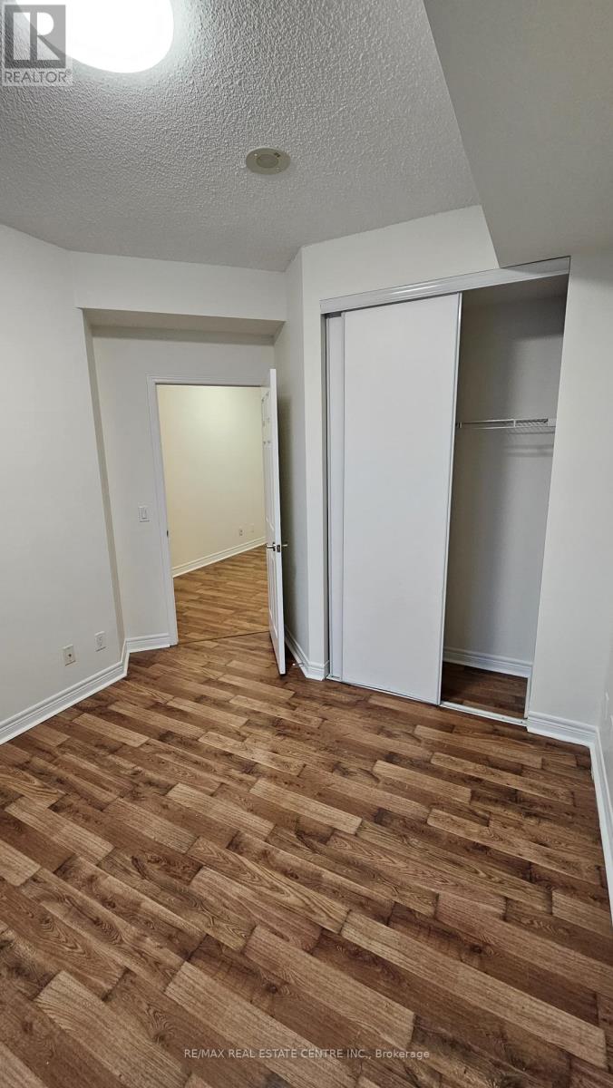 1616 - 339 Rathburn Road W, Mississauga, Ontario  L5B 0K6 - Photo 5 - W12678514