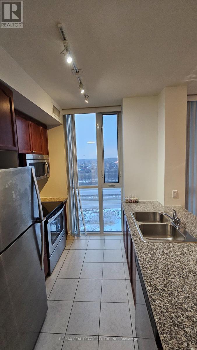 1616 - 339 Rathburn Road W, Mississauga, Ontario  L5B 0K6 - Photo 9 - W12678514