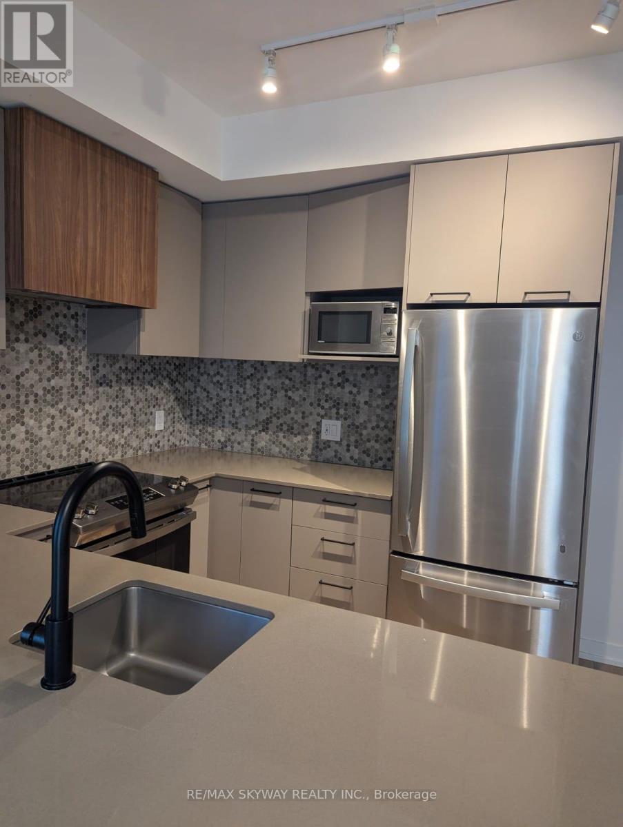 203 - 10 Lagerfeld Drive, Brampton, Ontario  L7A 5L3 - Photo 2 - W12678518