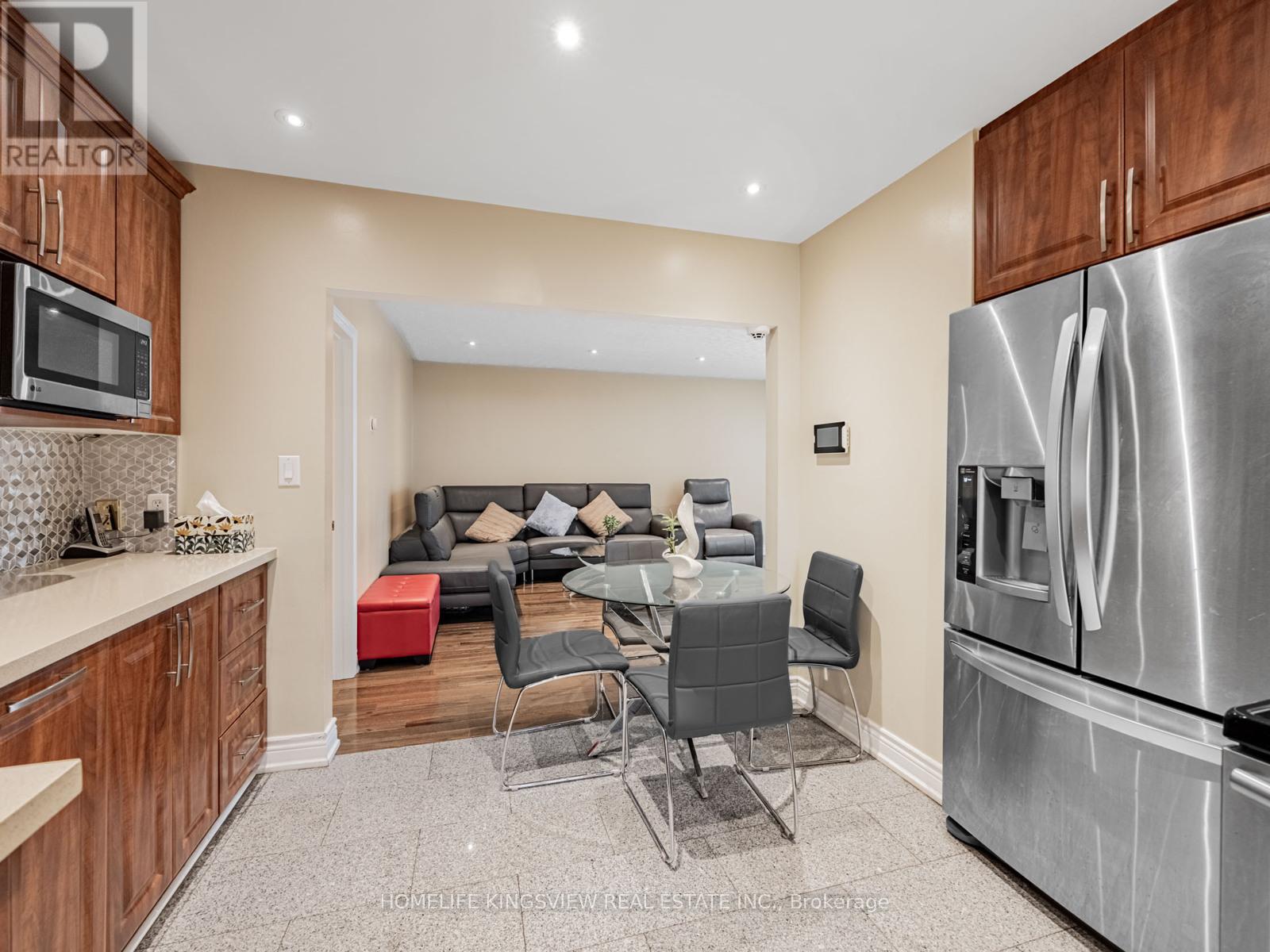 94 Silverstone Drive, Toronto, Ontario  M9V 3G5 - Photo 15 - W12678524