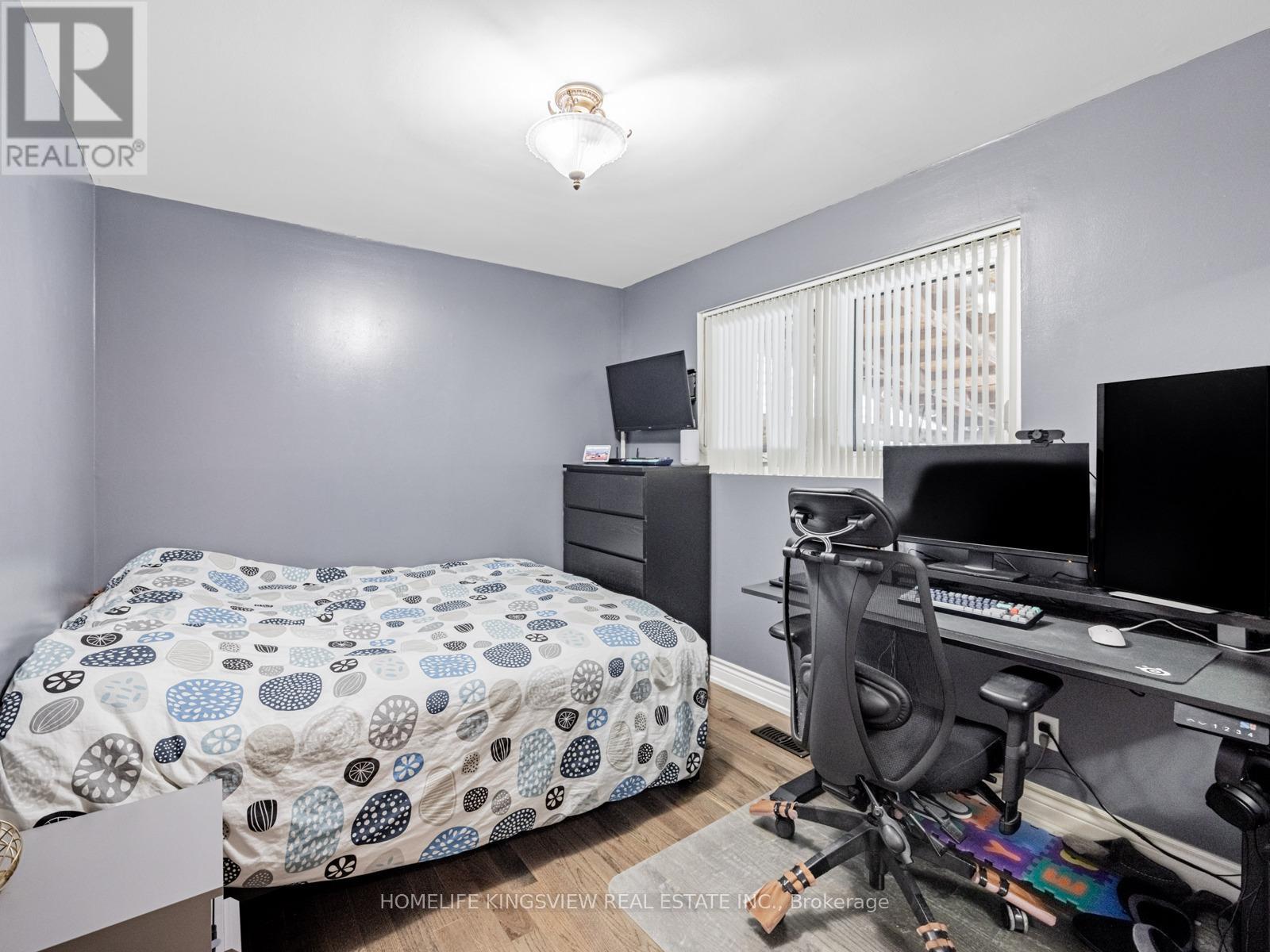 94 Silverstone Drive, Toronto, Ontario  M9V 3G5 - Photo 21 - W12678524