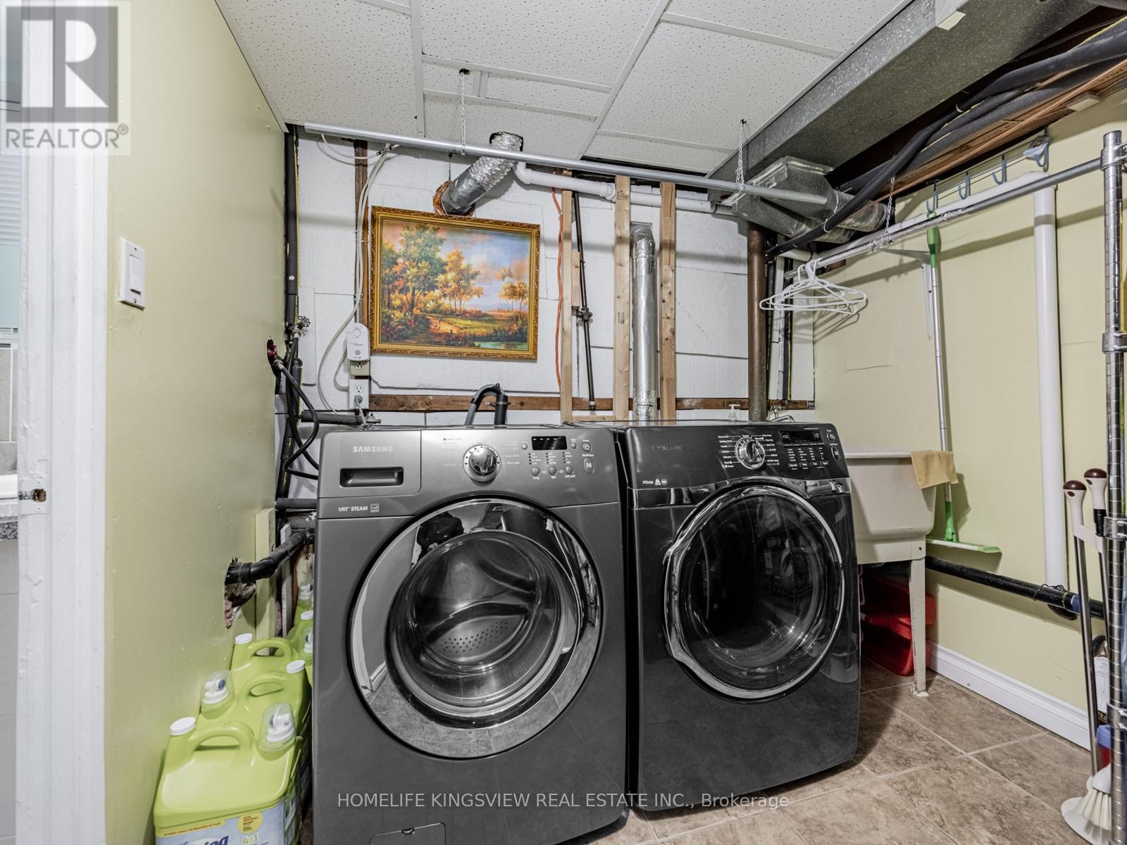 94 Silverstone Drive, Toronto, Ontario  M9V 3G5 - Photo 25 - W12678524