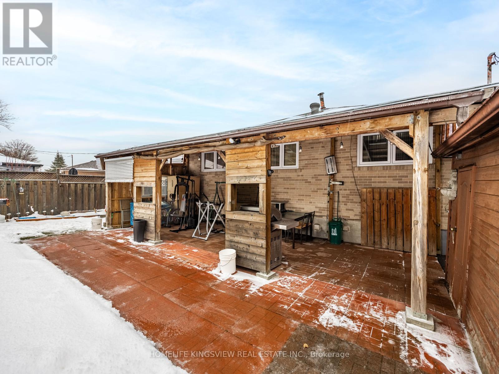 94 Silverstone Drive, Toronto, Ontario  M9V 3G5 - Photo 34 - W12678524