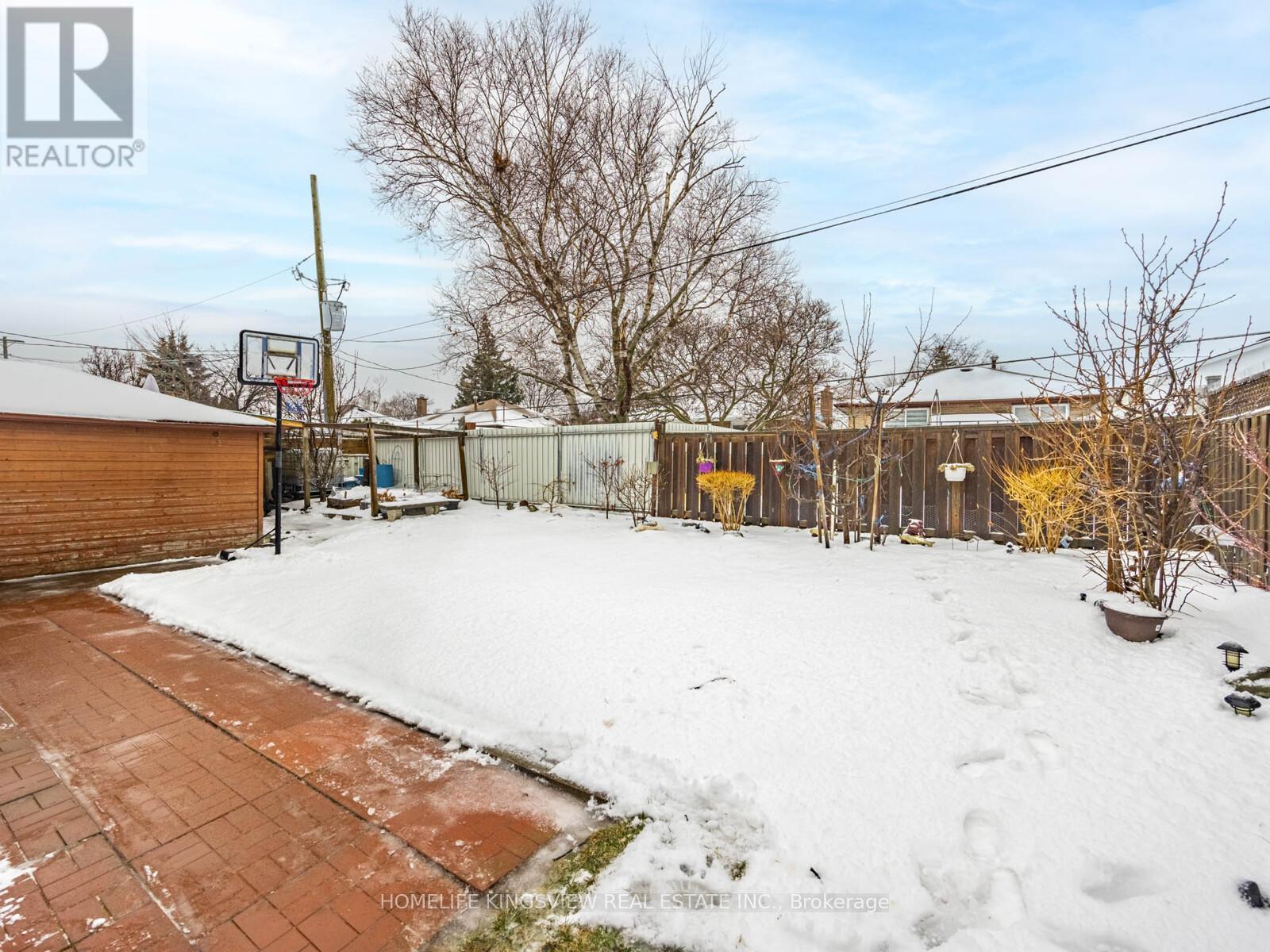 94 Silverstone Drive, Toronto, Ontario  M9V 3G5 - Photo 35 - W12678524