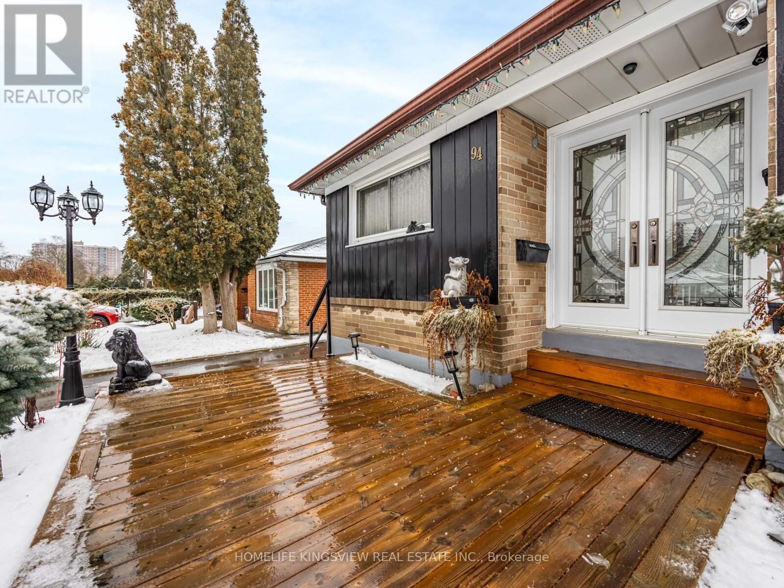 94 Silverstone Drive, Toronto, Ontario  M9V 3G5 - Photo 4 - W12678524