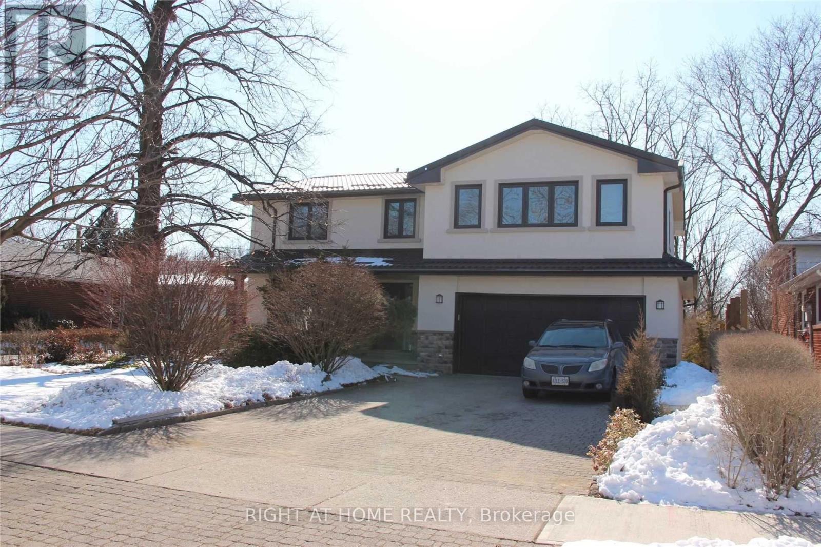 3338 Lonefeather Crescent, Mississauga, Ontario  L4Y 3G5 - Photo 1 - W12678526