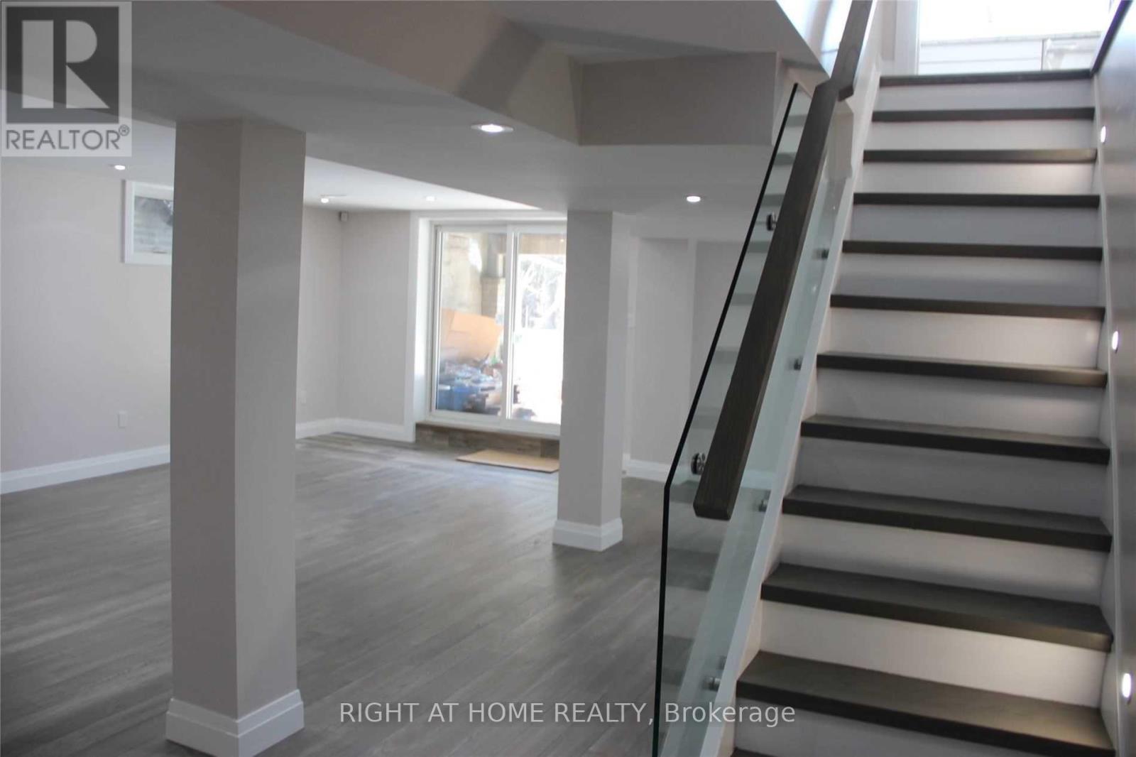 3338 Lonefeather Crescent, Mississauga, Ontario  L4Y 3G5 - Photo 6 - W12678526