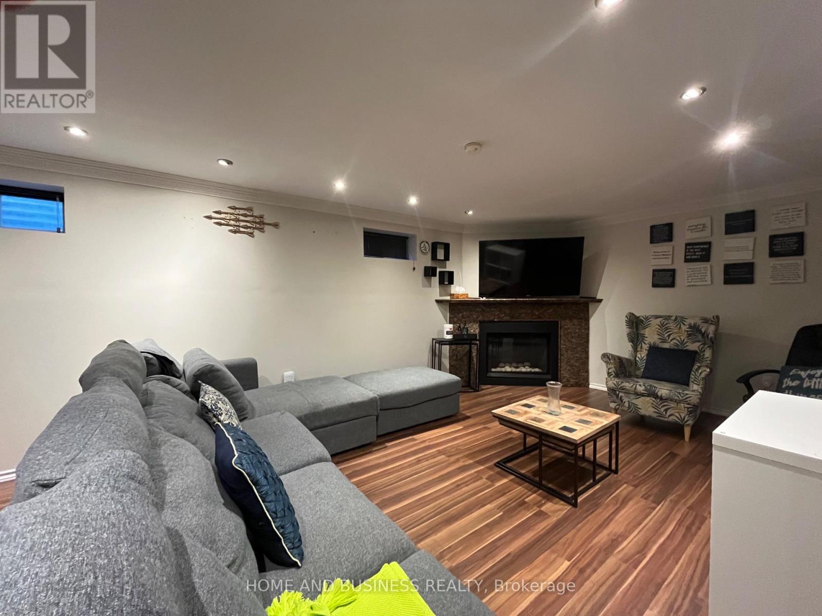 2639 Hayford Court, Mississauga, Ontario  L5K 1P8 - Photo 12 - W12678532