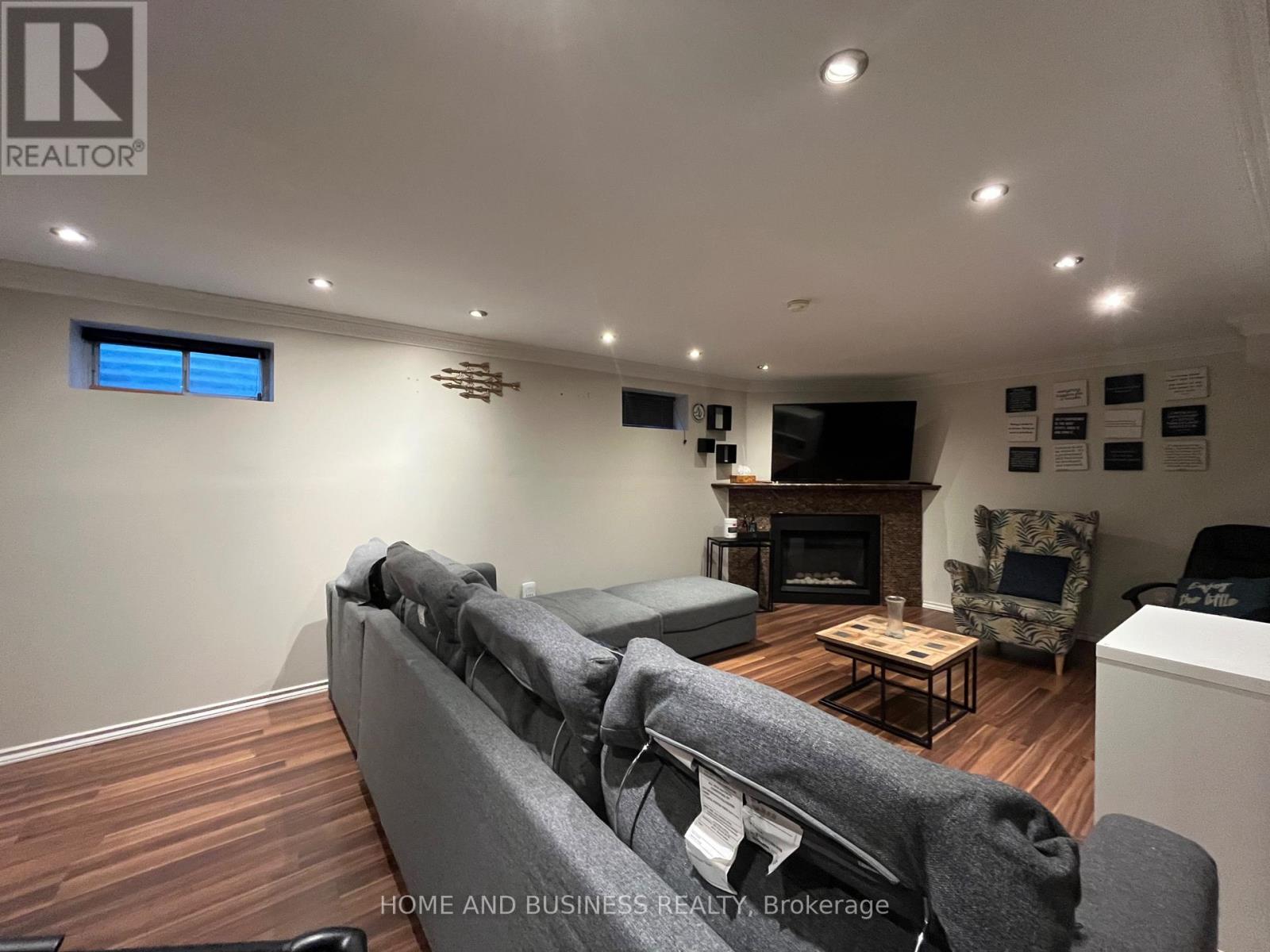 2639 Hayford Court, Mississauga, Ontario  L5K 1P8 - Photo 13 - W12678532