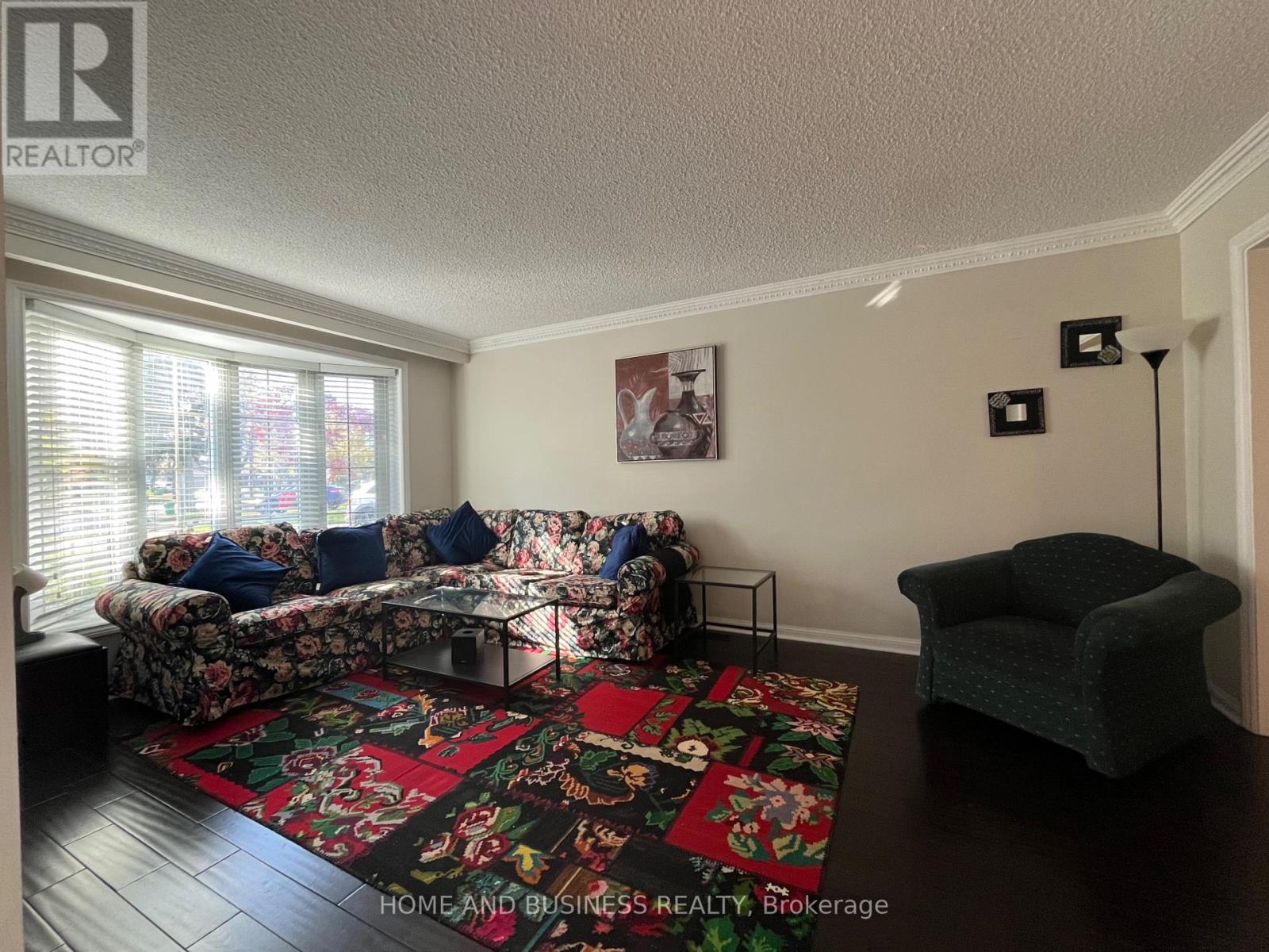 2639 Hayford Court, Mississauga, Ontario  L5K 1P8 - Photo 6 - W12678532