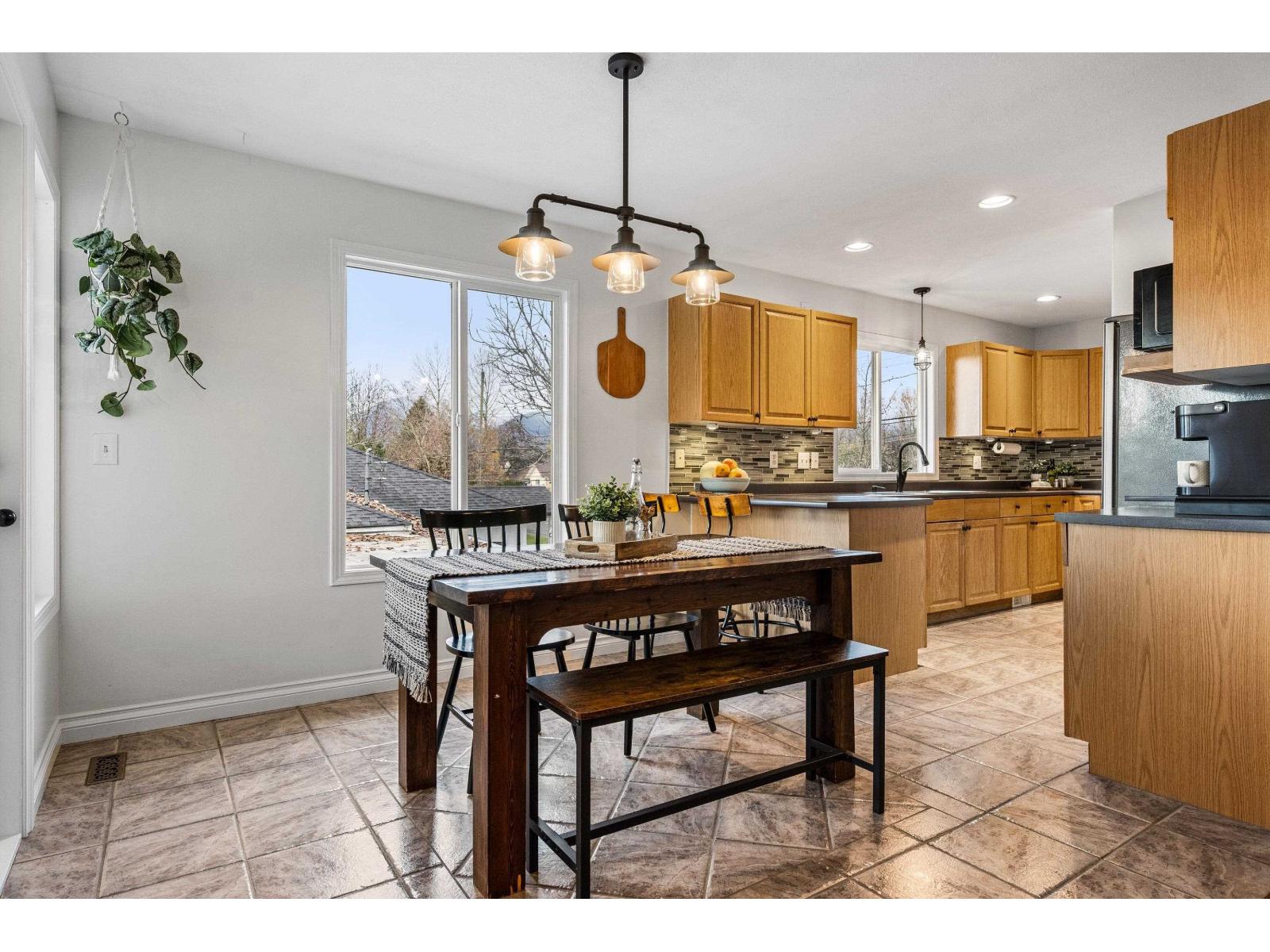 B 45658 LEWIS AVENUE|Chilliwack Proper West, Chilliwack, British Columbia