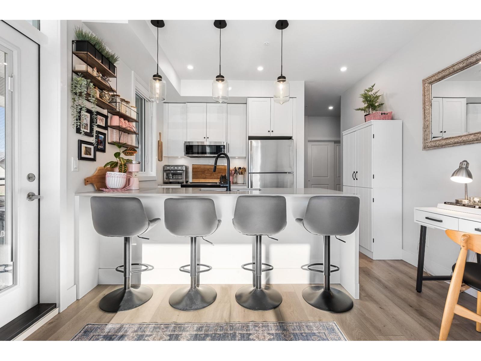 203 6045 CHILLIWACK RIVER ROAD|Sardis South, Chilliwack, British Columbia