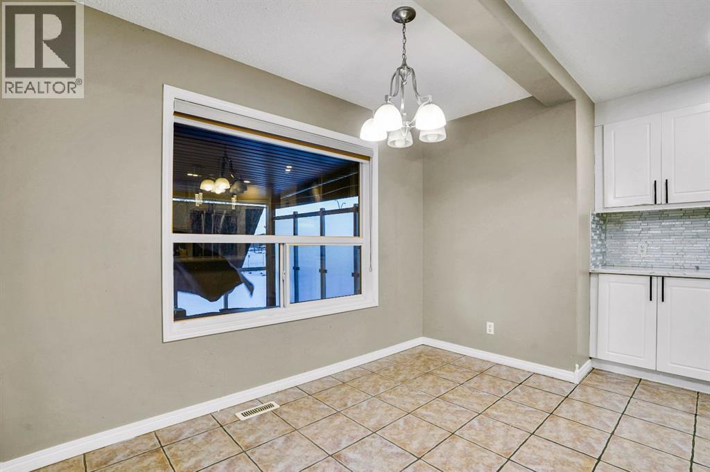 58 Lakeview Bay, Chestermere, Alberta  T1X 1G9 - Photo 15 - A2276317