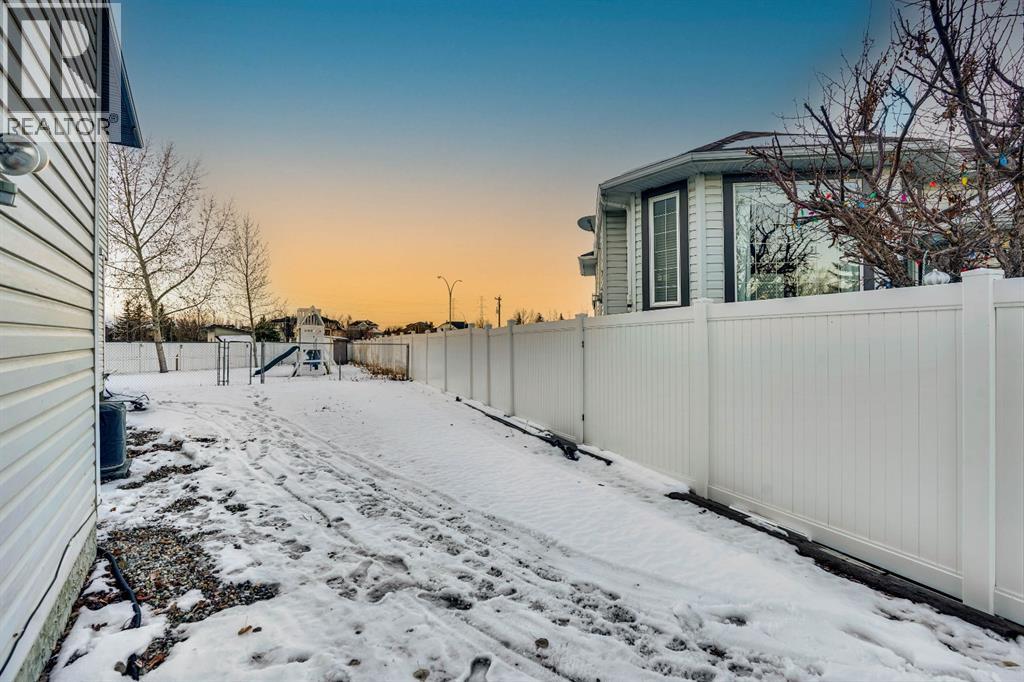 58 Lakeview Bay, Chestermere, Alberta  T1X 1G9 - Photo 34 - A2276317