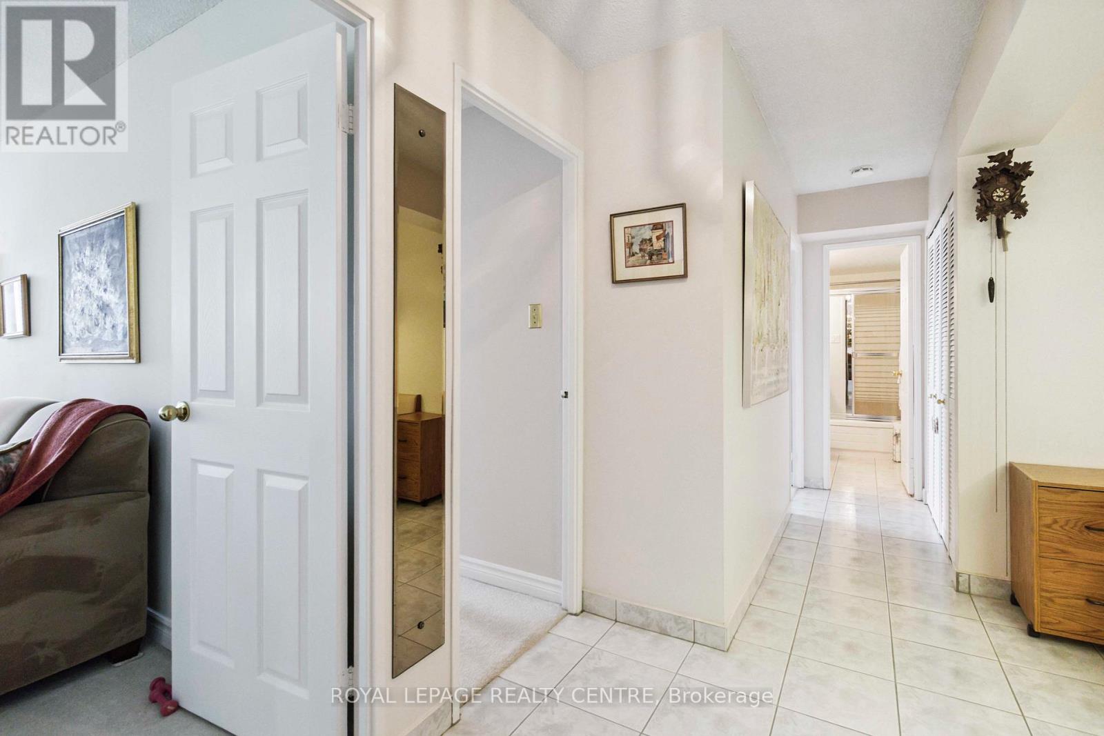 1808 - 3100 Kirwin Avenue, Mississauga, Ontario L5A 3S6 - Photo 15 - W12678348