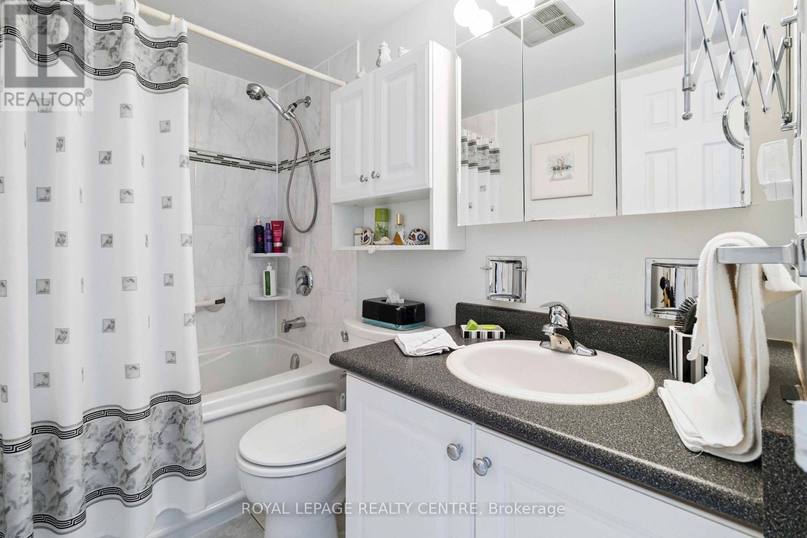 1808 - 3100 Kirwin Avenue, Mississauga, Ontario L5A 3S6 - Photo 30 - W12678348