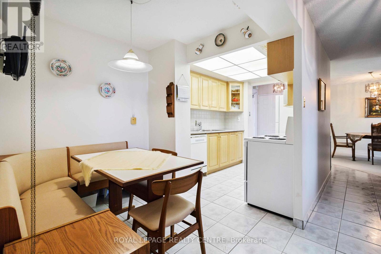 1808 - 3100 Kirwin Avenue, Mississauga, Ontario L5A 3S6 - Photo 16 - W12678348