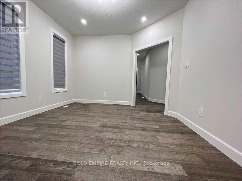 1919 Fountain Grass Drive, London South, Ontario  N6K 4P9 - Photo 11 - X12666306