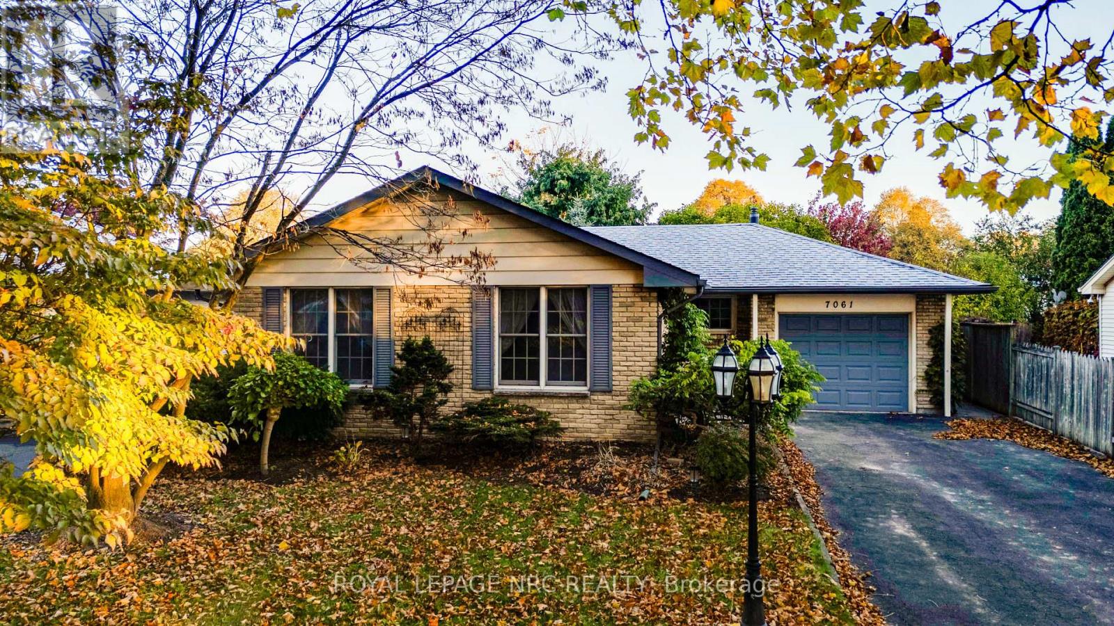 7061 Dolphin Street, Niagara Falls, Ontario  L2E 6Y3 - Photo 1 - X12678616