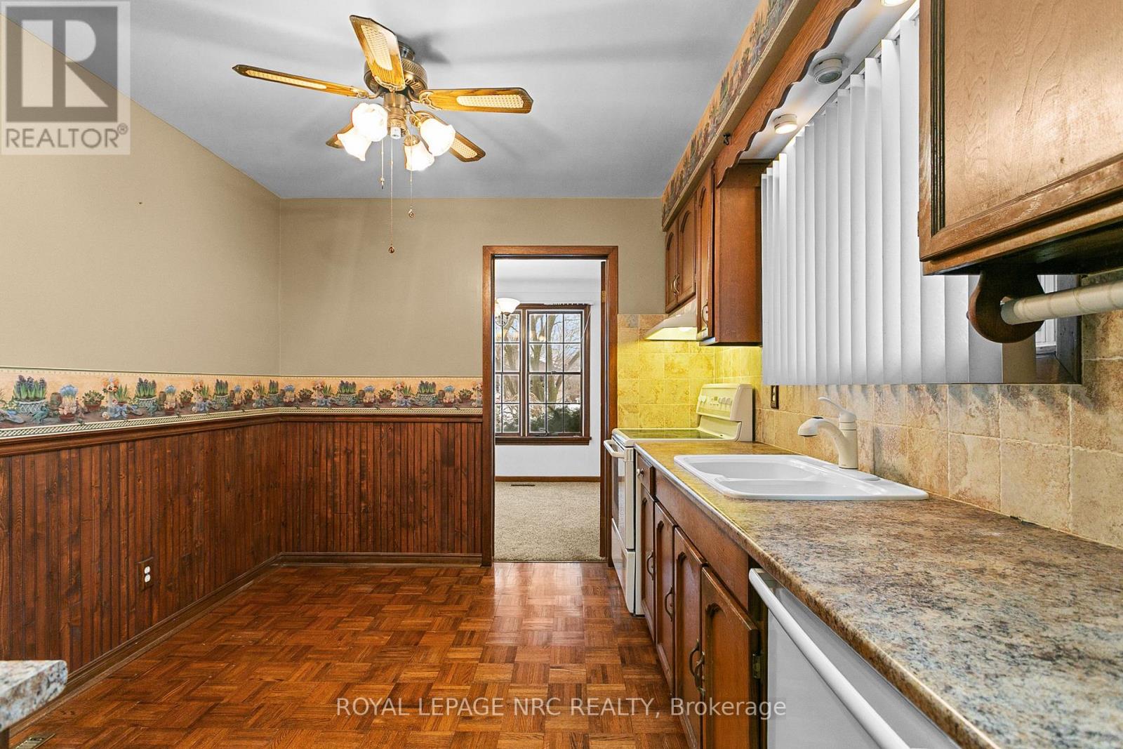 7061 Dolphin Street, Niagara Falls, Ontario  L2E 6Y3 - Photo 15 - X12678616