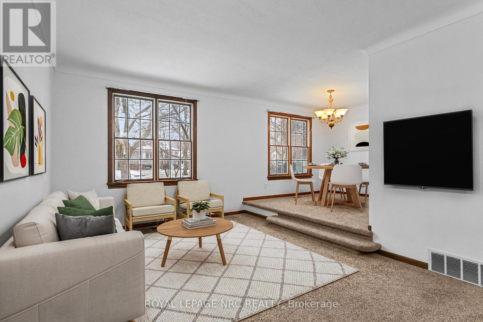 7061 Dolphin Street, Niagara Falls, Ontario  L2E 6Y3 - Photo 3 - X12678616