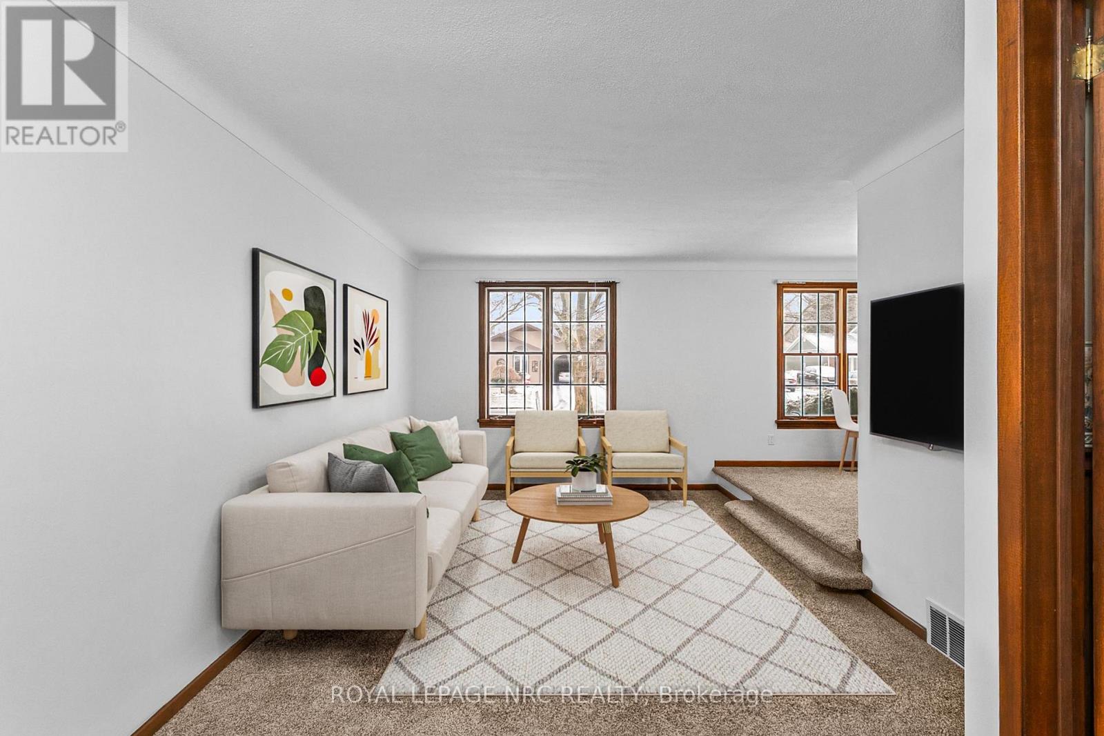 7061 Dolphin Street, Niagara Falls, Ontario  L2E 6Y3 - Photo 4 - X12678616