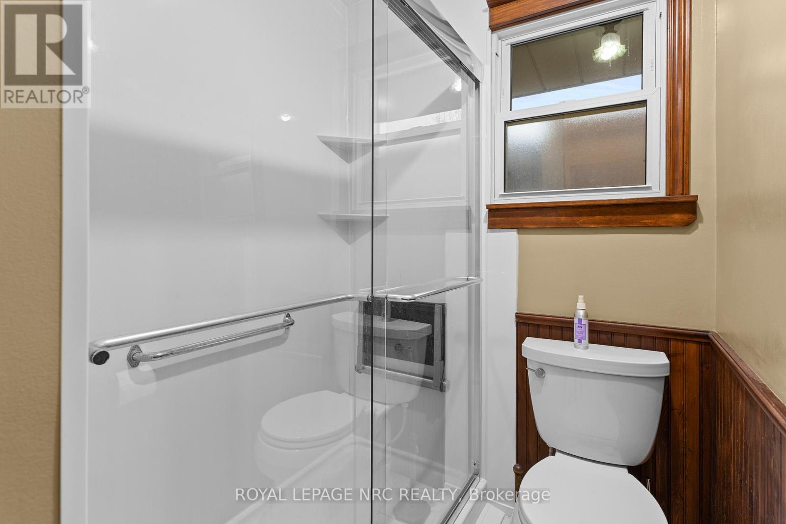 7061 Dolphin Street, Niagara Falls, Ontario  L2E 6Y3 - Photo 7 - X12678616