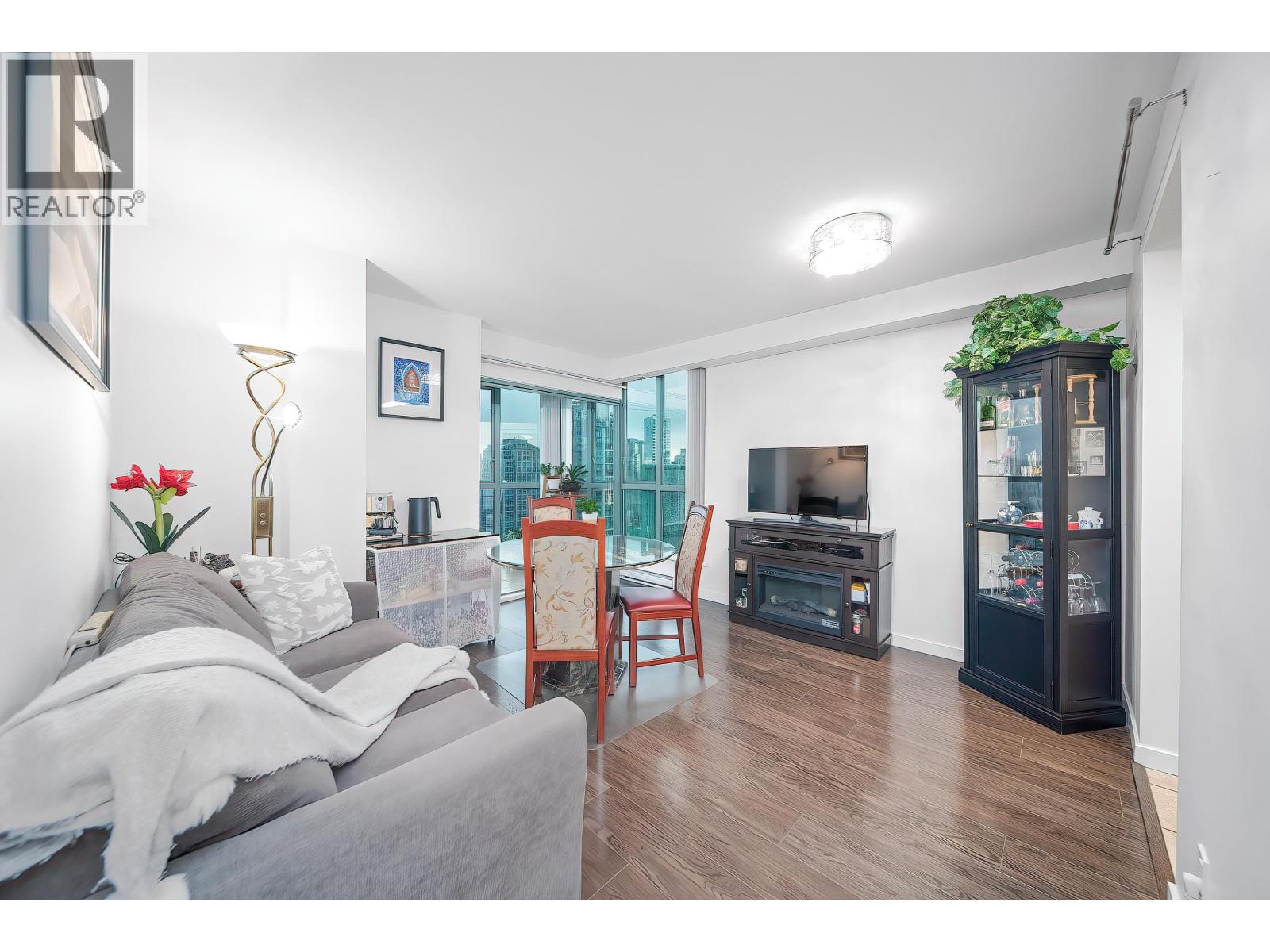 2303 1188 Howe Street, Vancouver, British Columbia  V6Z 2S8 - Photo 3 - R3077485