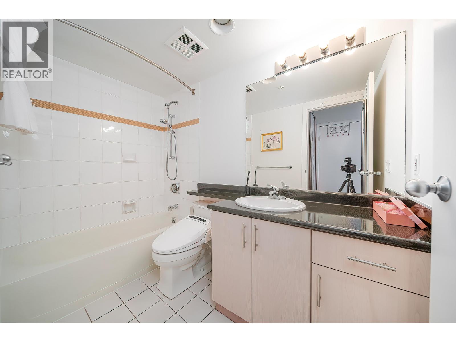 2303 1188 Howe Street, Vancouver, British Columbia  V6Z 2S8 - Photo 16 - R3077485