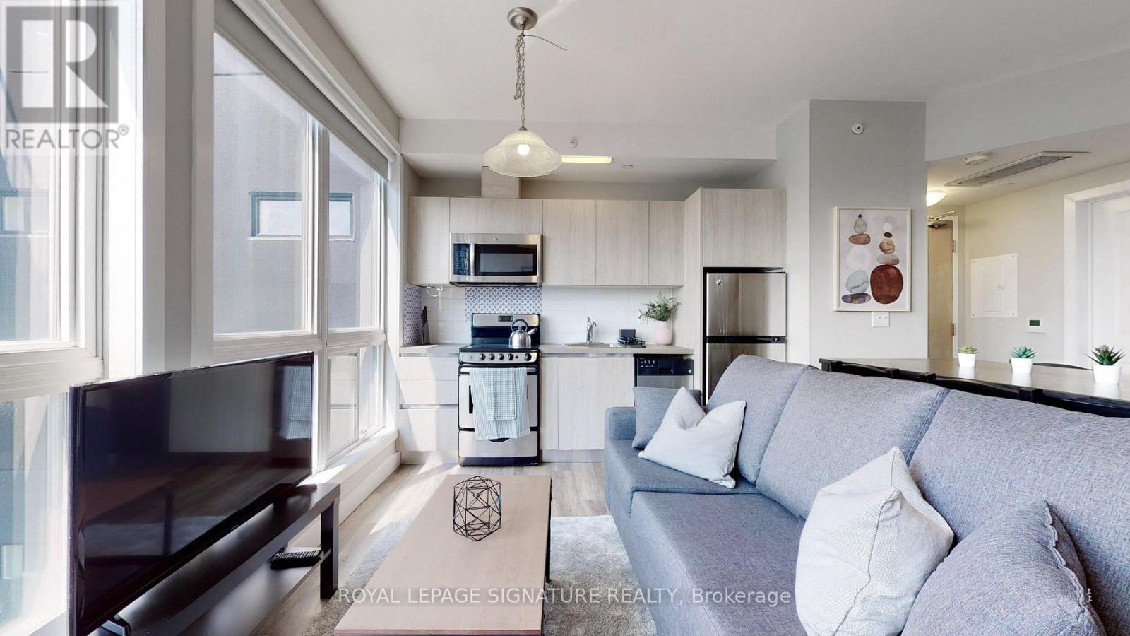 404 - 335 College Street, Toronto, Ontario  M5T 1S2 - Photo 1 - C12678568