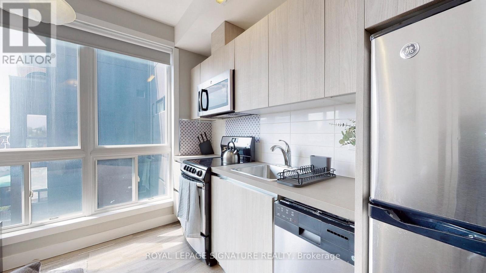 404 - 335 College Street, Toronto, Ontario  M5T 1S2 - Photo 6 - C12678568