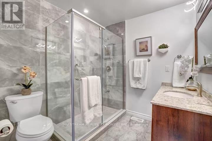 25 Duncannon Drive, Toronto, Ontario  M5P 2L9 - Photo 17 - C12678640