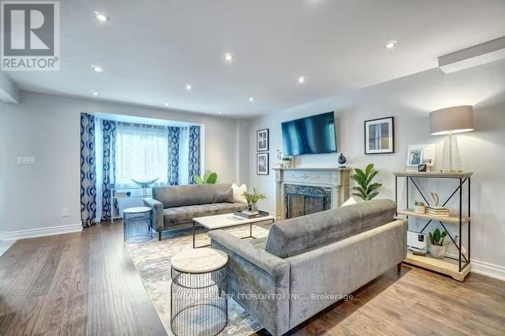 25 Duncannon Drive, Toronto, Ontario  M5P 2L9 - Photo 2 - C12678640