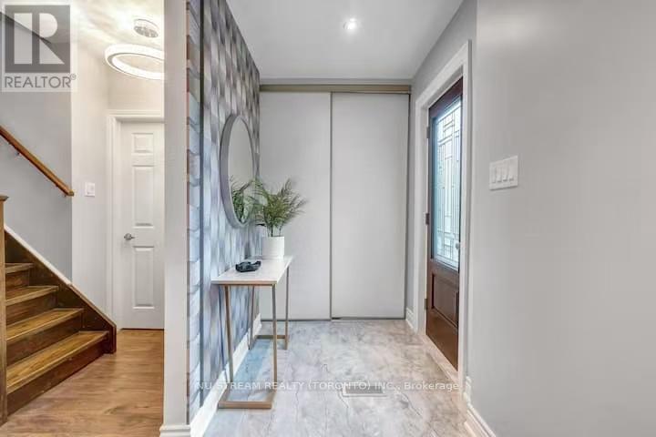 25 Duncannon Drive, Toronto, Ontario  M5P 2L9 - Photo 3 - C12678640