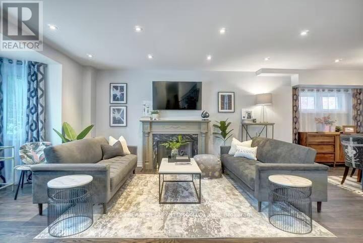 25 Duncannon Drive, Toronto, Ontario  M5P 2L9 - Photo 4 - C12678640