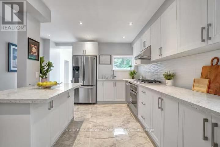 25 Duncannon Drive, Toronto, Ontario  M5P 2L9 - Photo 9 - C12678640