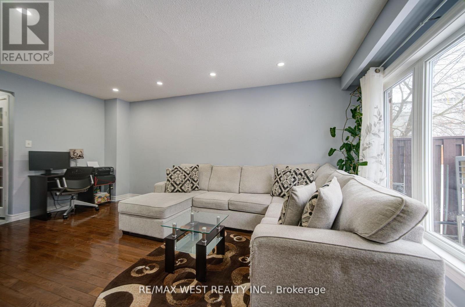 71 - 3525 Brandon Gate Drive, Mississauga, Ontario  L4T 3M3 - Photo 10 - W12678542